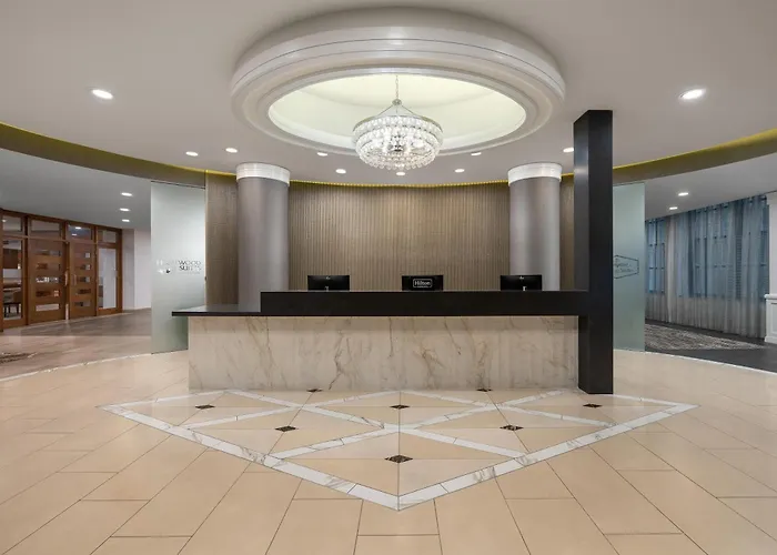 Hampton Inn And Suites Cincinnati - Downtown