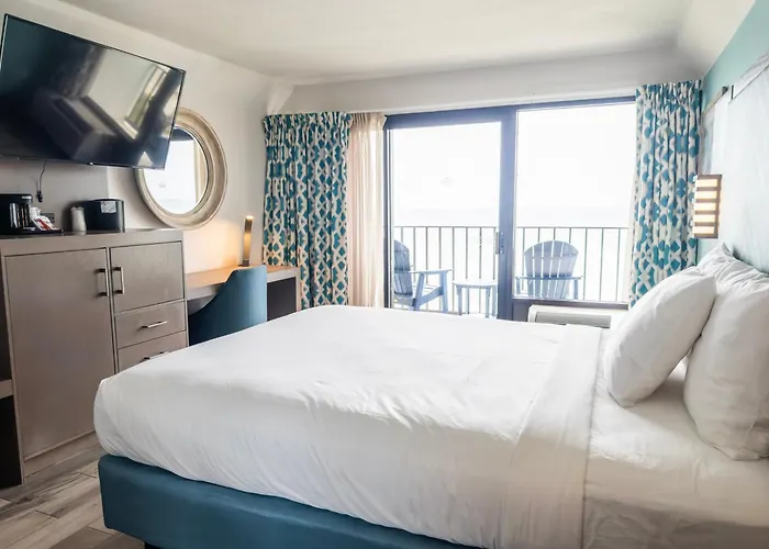 Crystal Coast Oceanfront Hotel