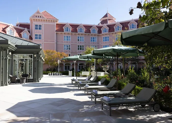 Disneyland Hotel