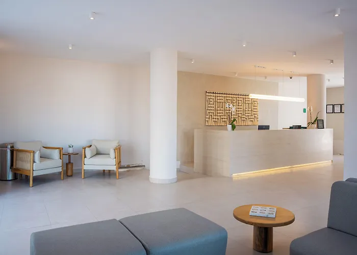 Costa Elegante Hotel & Suites