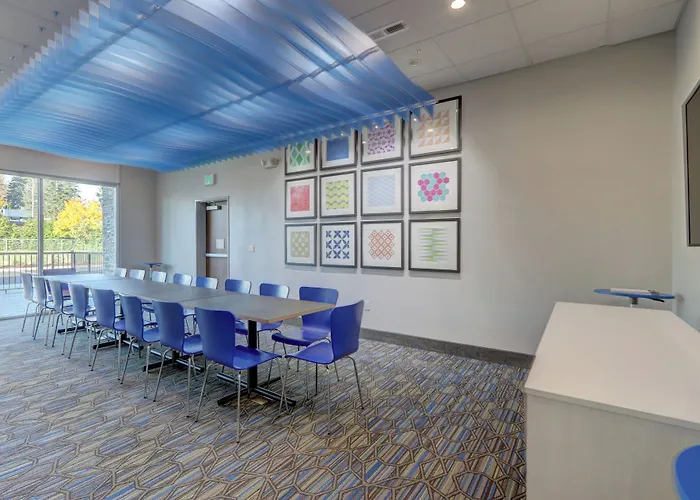Holiday Inn Express & Suites - Auburn Downtown By Ihg