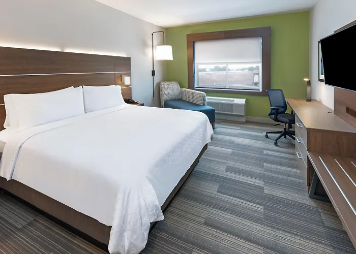 Holiday Inn Express & Suites - Denton - Sanger By Ihg