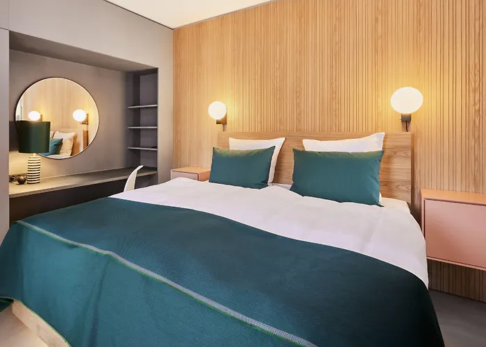 Kirk Suites