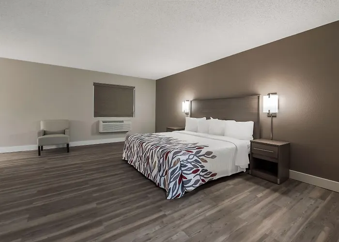 Red Roof Inn & Suites Vineland - Buena
