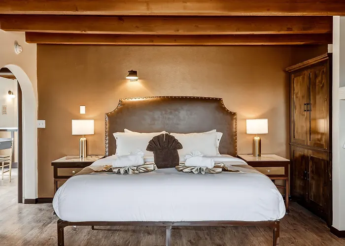 Luxx Taos Motor Lodge