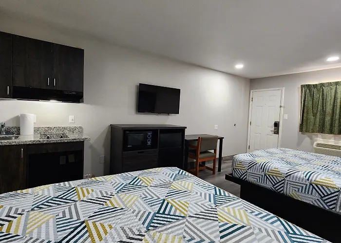 Scottish Inn & Suites