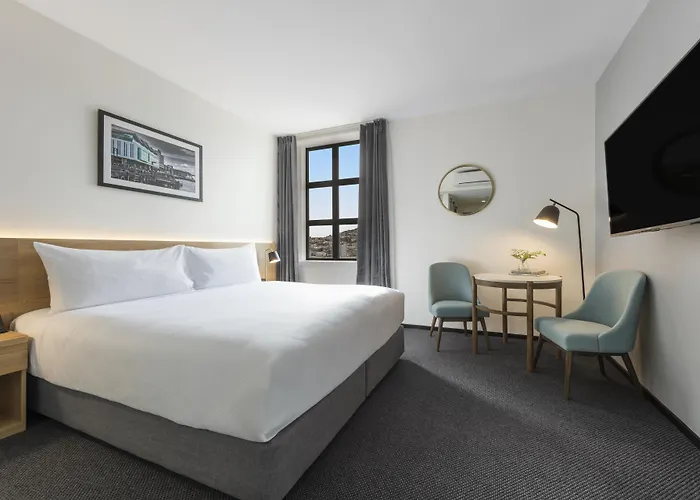 Oaks Wellington Hotel