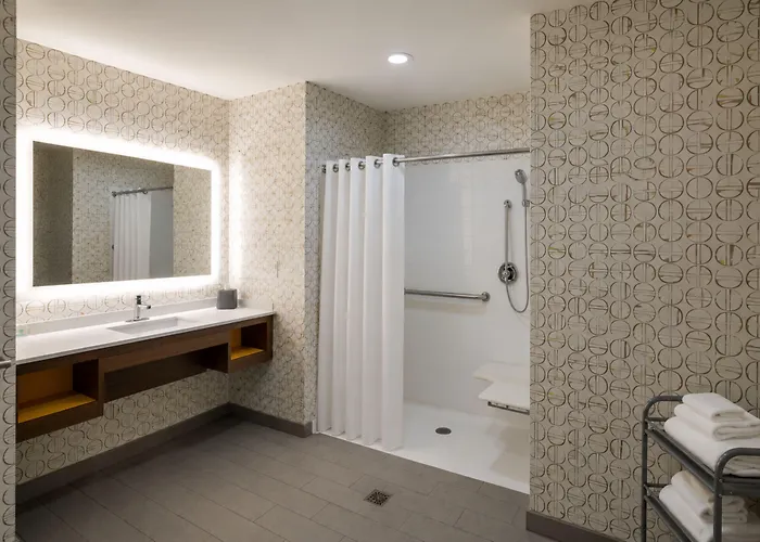 Holiday Inn & Suites Memphis Southeast-Germantown By Ihg