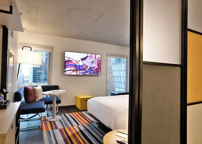 Aloft By Marriott Chicago Mag Mile