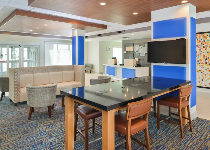 Holiday Inn Express & Suites - Chadron By Ihg