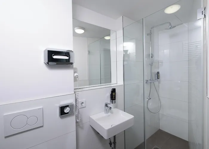 Smart Stay Hotel Station