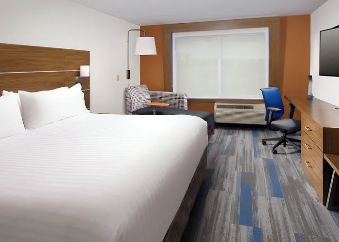 Holiday Inn Express & Suites By Ihg Altoona By Ihg