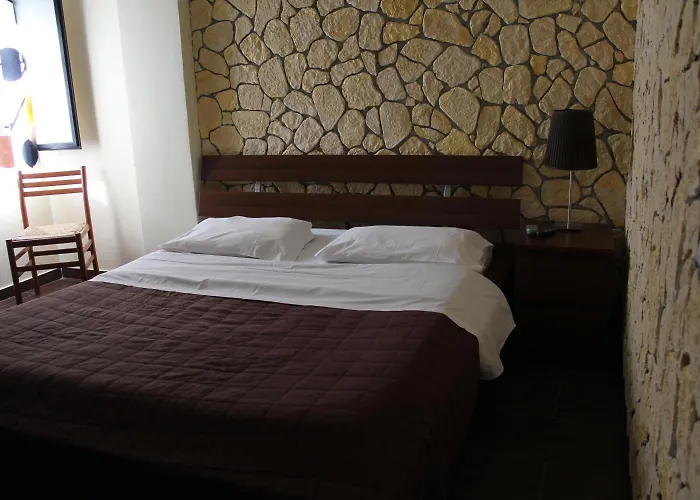 Hotel 106