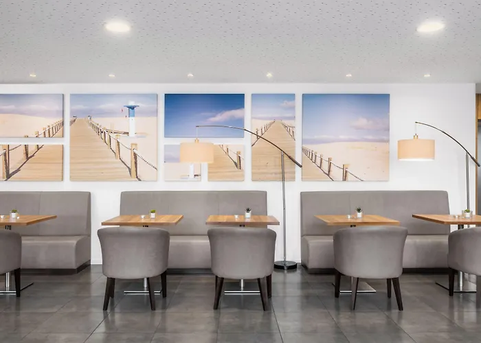 Eurostars Oasis Plaza