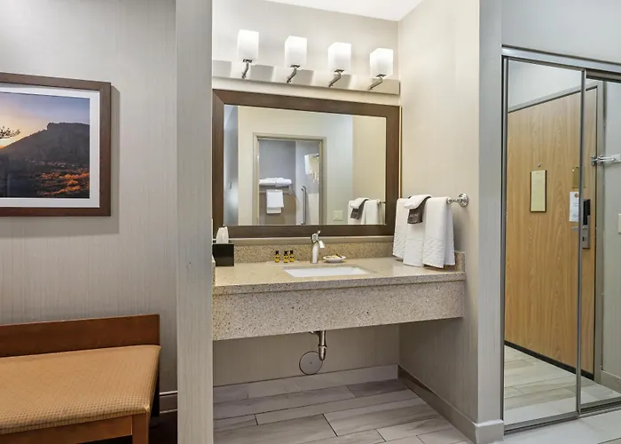 Best Western Plus Cottontree Inn