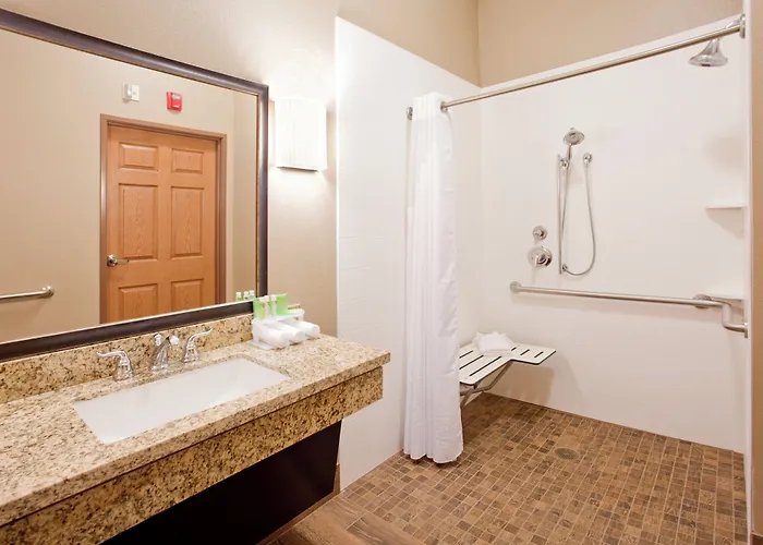 Holiday Inn Express St Joseph