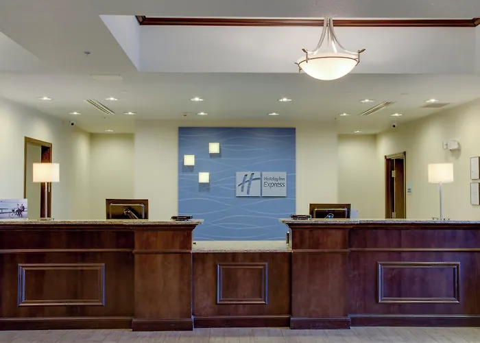 Holiday Inn Express & Suites Nevada By Ihg