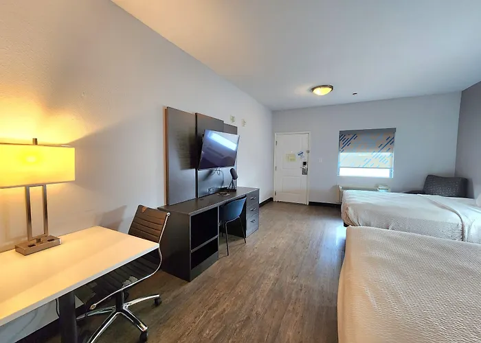 Days Inn & Suites By Wyndham Gonzales Tx