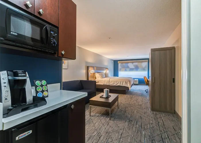 Holiday Inn Express Hotel & Suites Salina By Ihg