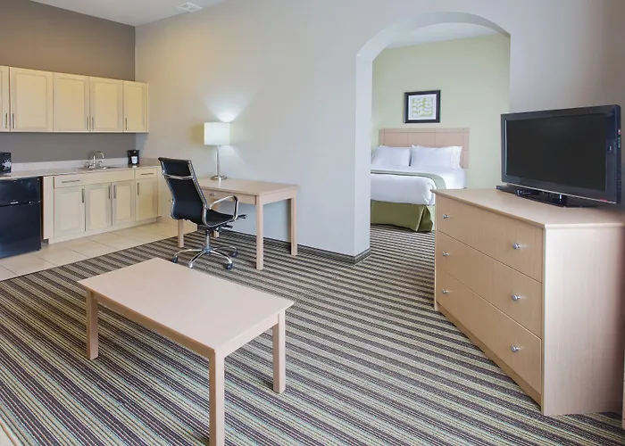 Holiday Inn Express Hotel & Suites Alvarado By Ihg