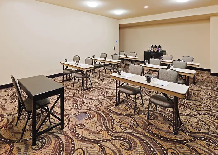 Holiday Inn Express & Suites Oklahoma City Nw - Quail Springs By Ihg
