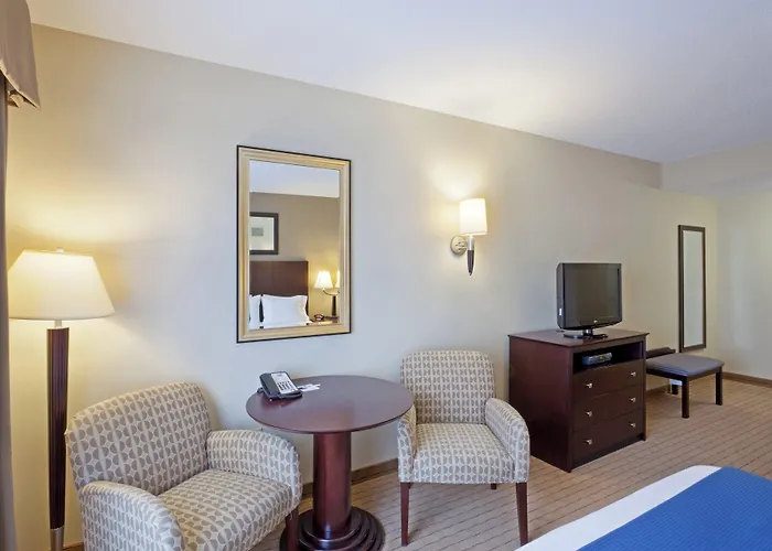 Holiday Inn Express & Suites Malone By Ihg