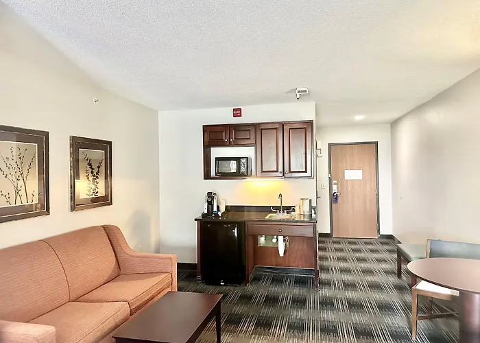 Holiday Inn Express & Suites Meriden By Ihg