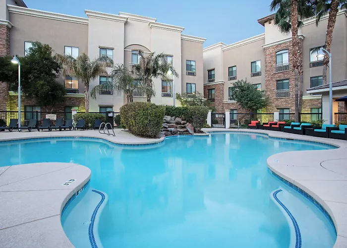 Holiday Inn Express & Suites Phoenix Glendale Dist By Ihg