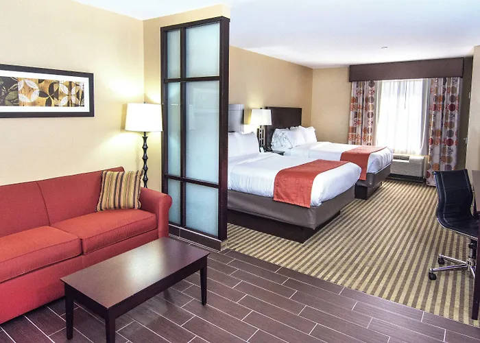 Holiday Inn Express & Suites Elkton - University Area By Ihg