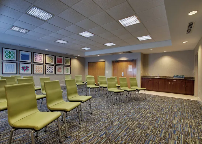 Holiday Inn Express Hotel & Suites Morris By Ihg