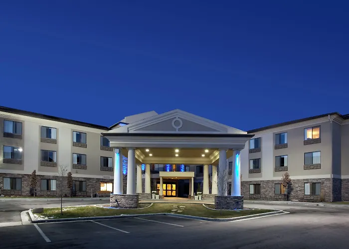 Holiday Inn Express Airport East By Ihg