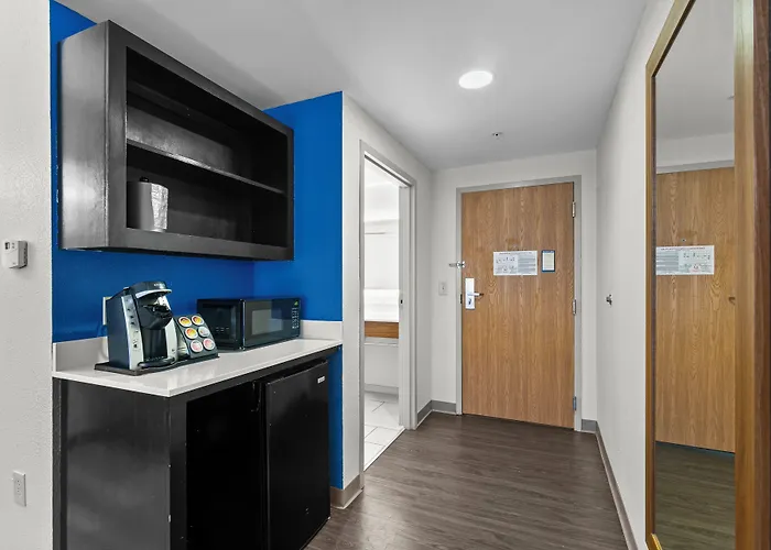 Holiday Inn Express & Suites Greenville By Ihg