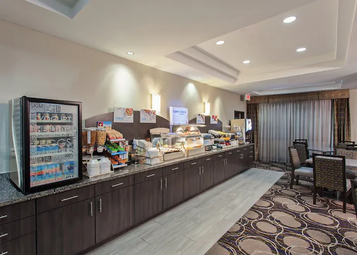 Holiday Inn Express & Suites Wharton By Ihg