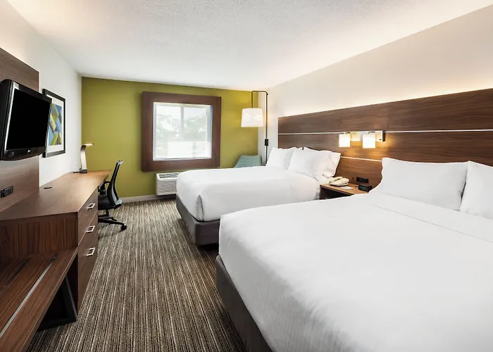 Holiday Inn Express Warrenton By Ihg