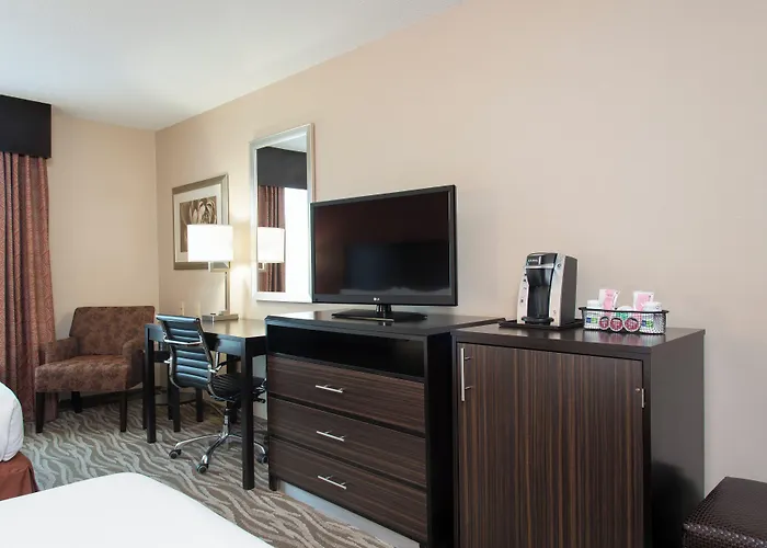 Holiday Inn Express Hotel & Suites Grand Rapids-North By Ihg