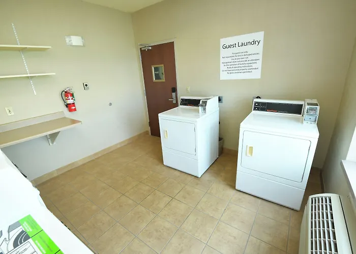 Holiday Inn Express Hotel & Suites Grand Forks By Ihg
