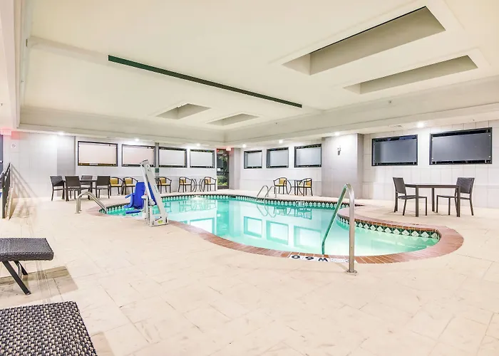 Holiday Inn Express & Suites Longview North By Ihg