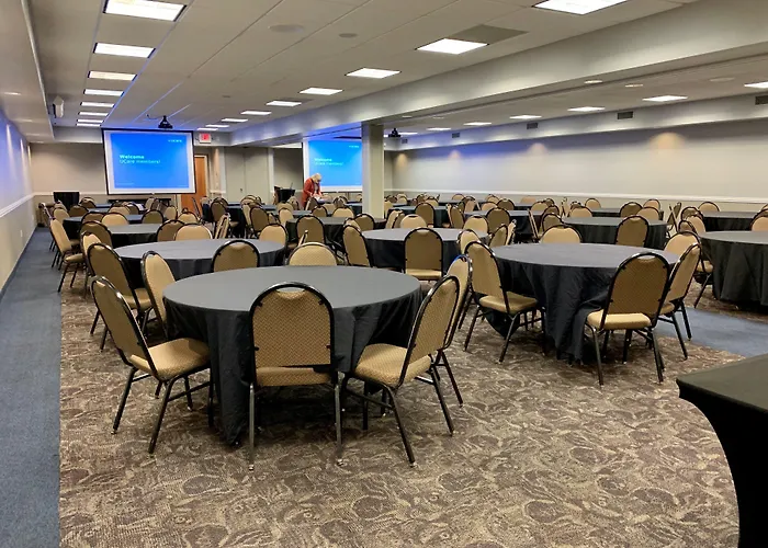 Americinn By Wyndham Mankato Event Center Near Msu