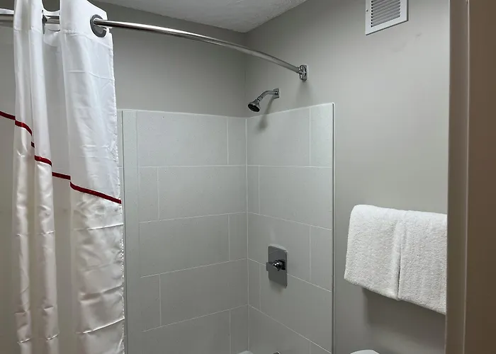 Red Roof Inn & Suites Wilkesboro