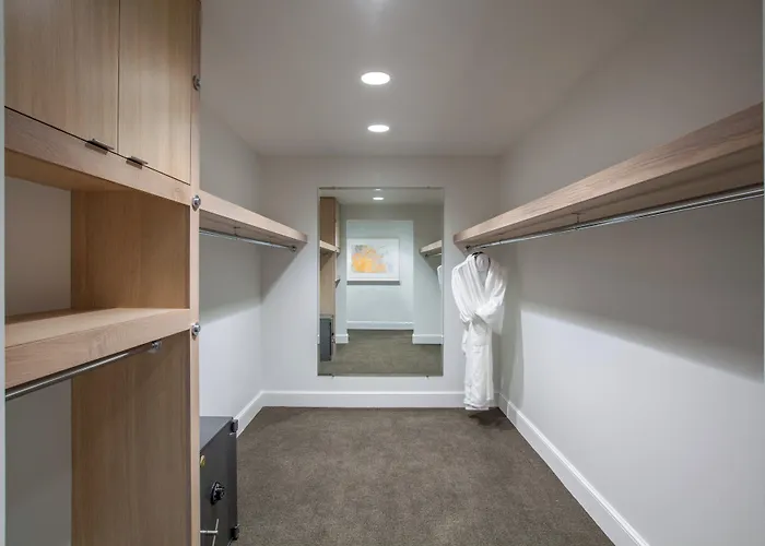Intercontinental Cleveland By Ihg