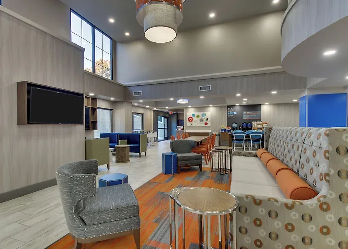Holiday Inn Express & Suites Atlanta Perimeter Mall Hotel By Ihg