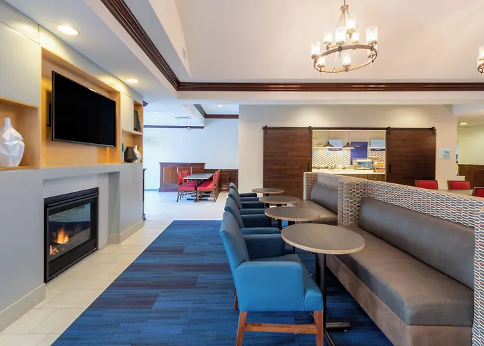 Holiday Inn Express State College At Williamsburg Square By Ihg