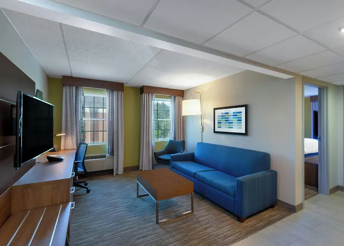 Holiday Inn Express State College At Williamsburg Square By Ihg