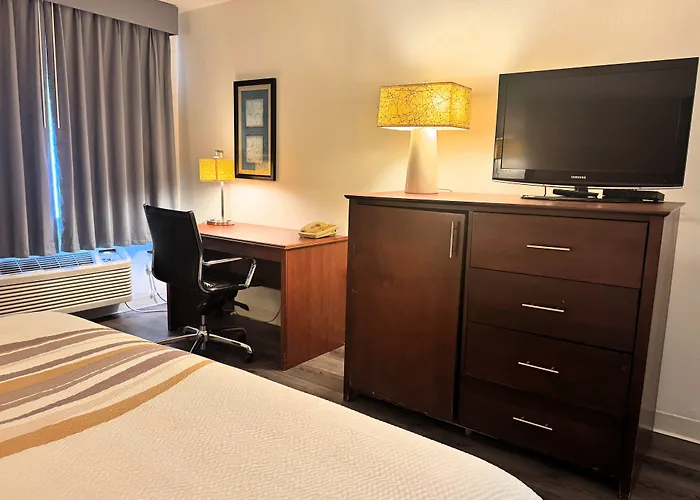 Baymont By Wyndham Meridian