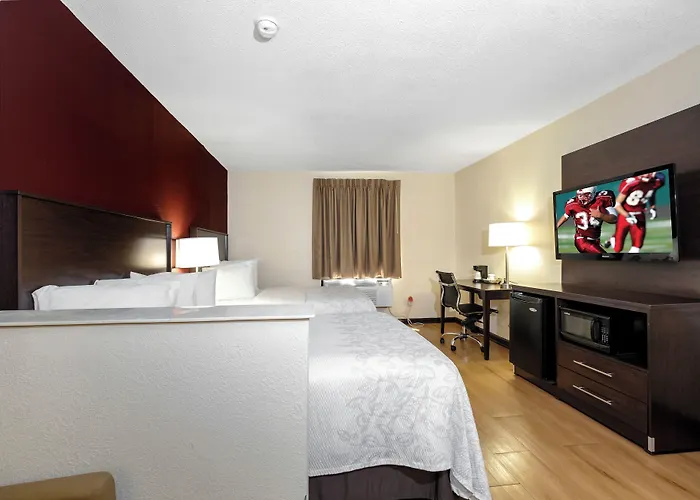 Red Roof Inn Plus+ & Suites Opelika