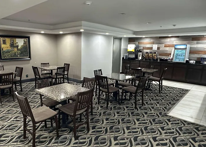 La Quinta Inn And Suites By Wyndham Cincinnati North