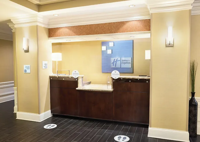 Holiday Inn Express & Suites Alpharetta - Windward Parkway By Ihg