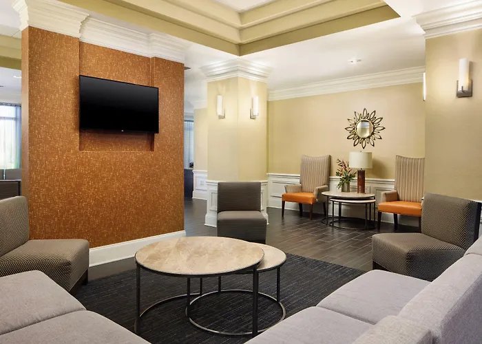 Holiday Inn Express & Suites Alpharetta - Windward Parkway By Ihg