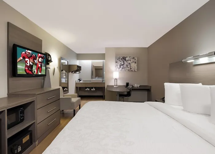 Red Roof Inn Plus+ Chicago - Naperville