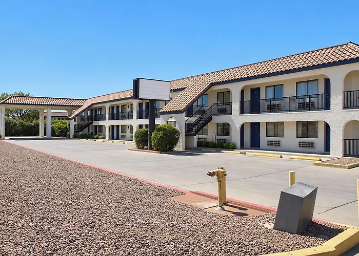 Days Inn By Wyndham Kingman East
